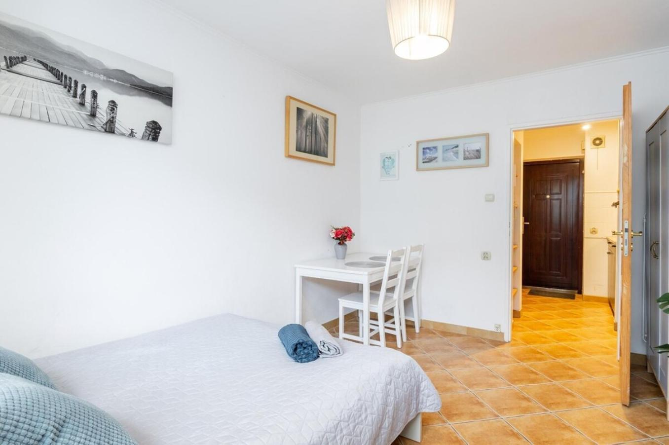 Cinnamon Apartment Metro Swietokrzyska Warschau Buitenkant foto